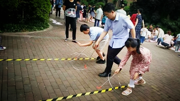 1561712196266065.jpg 金輝物業(yè)六一活動(dòng)現(xiàn)場(chǎng)